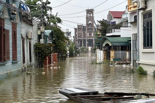 Ninh Bình: Nhiều khu vực bị ngập do mưa lũ