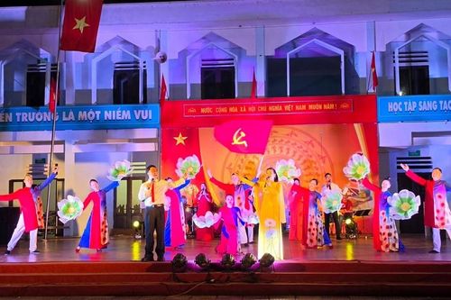 Xúc động chương trình nghệ thuật tri ân các Anh hùng liệt sĩ tại Bắc Quang