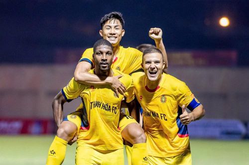 Thanh Hóa 'cháy hàng' 5.000 áo đấu sau 2 trận V-League