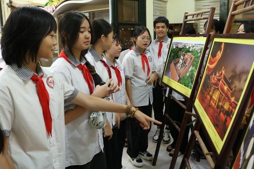 Trưng bày lịch sử, văn hoá, thành tựu vùng Kinh Bắc