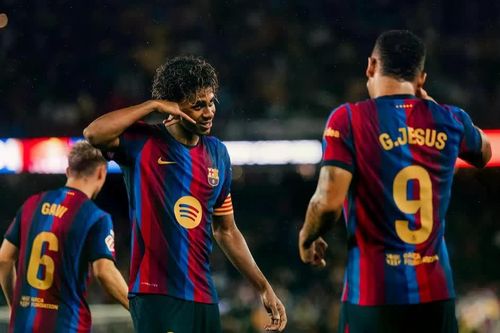 Barcelona thắng 7-2, Manchester United bị loại khỏi Cúp Liên đoàn