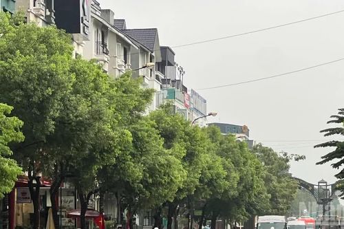 Hà Nội: Phân luồng giao thông tại các tuyến đường ngập úng