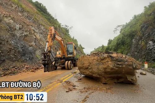 Nghệ An khẩn trương khắc phục các điểm ngập, sạt lở giao thông do mưa lũ