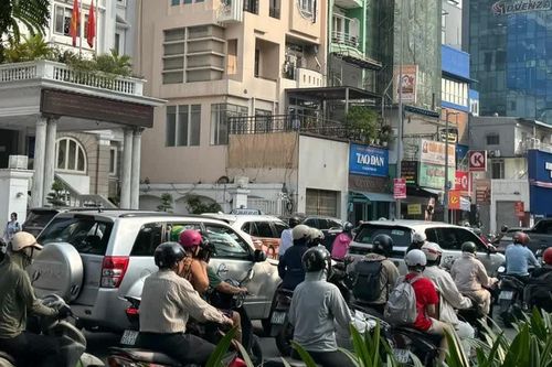 Thành phố Hồ Chí Minh 'tái phát' kẹt xe!