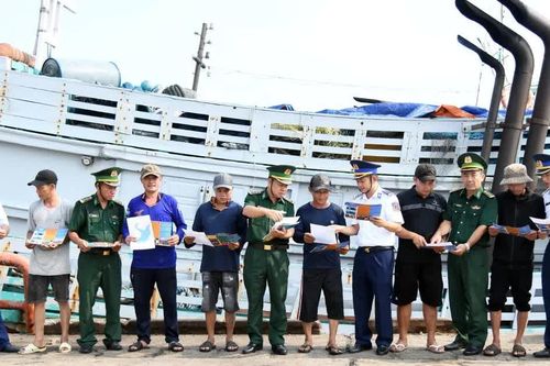 Cùng nhau đưa IUU đến cảng cá, chợ hải sản, hải đảo xa xôi