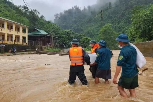 Mưa lũ làm 3 người chết, hơn 16.000 nhà bị ngập
