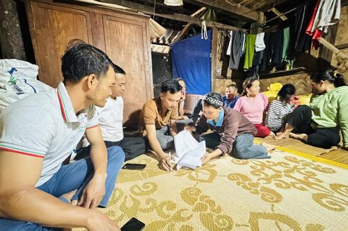 Điện sáng 'thắp' bình an cho thôn bản