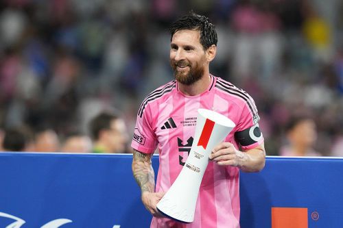 Danh hiệu mới nhất của Messi không được FIFA công nhận?