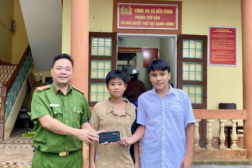 Biểu dương 2 học sinh ngoan
