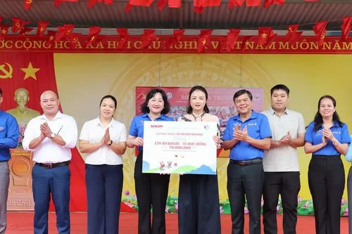 Mang hơi ấm đến với học sinh xứ Lạng