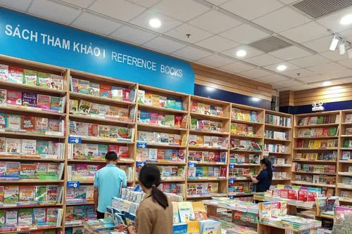 Khẩn trương hoàn thành cung ứng SGK tại Đồng Tháp