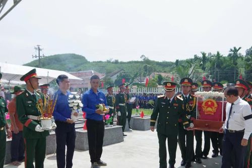 Đà Nẵng truy điệu và an táng 17 hài cốt liệt sĩ tại Nghĩa trang Tân Bình