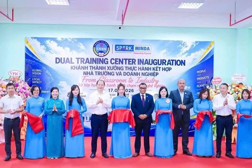 Từ xưởng thực hành đến hành trình chạm ngõ nghề nghiệp của sinh viên CAM
