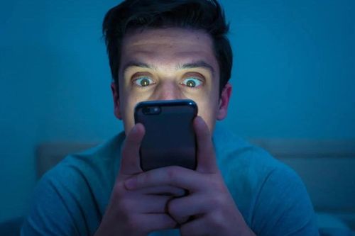 Tiếp xúc ánh sáng vào ban đêm có thể gây hại đến tim như thế nào?