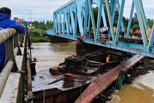 Đánh giá khả năng chịu lực cầu đường sắt Mỹ Chánh sau sự cố sà lan mắc kẹt