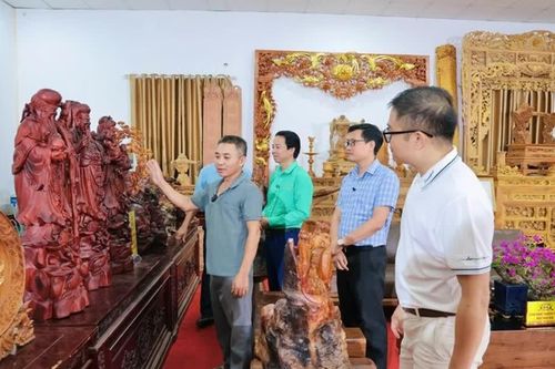 Phú Nghĩa đưa sản phẩm làng nghề lên nền tảng số