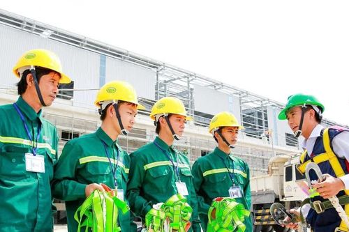 Thông qua dự án Luật sửa đổi, bổ sung một số điều của Luật An toàn, vệ sinh lao động