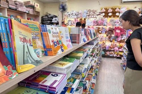 Thiếu sách giáo khoa: Phải xóa độc quyền xuất bản