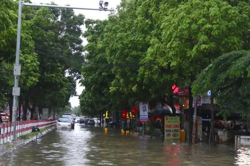 Hà Nội dồn toàn lực 'giải cứu' hơn 40 điểm ngập