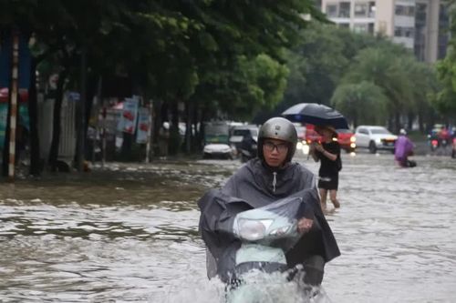 Hà Nội còn mưa lớn đến bao giờ?