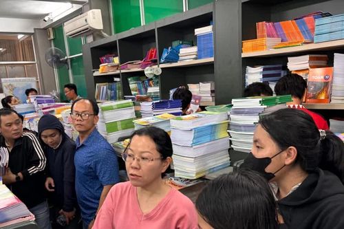 Bộ GD&ĐT nói gì về sách giáo khoa cung ứng vượt cầu trên giấy nhưng thực tế vẫn thiếu hơn 3,9 triệu cuốn?