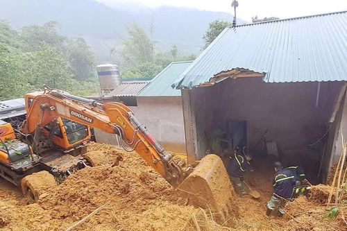Đau lòng vụ 3 người bị vùi lấp ở Phú Thọ