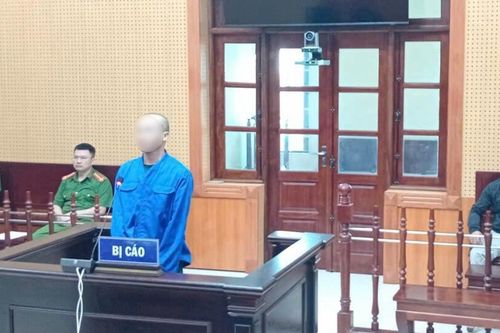 Chở gần 4 tấn cau khô qua biên giới, lĩnh 42 tháng tù