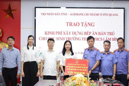 Viện KSND tỉnh Tuyên Quang hỗ trợ kinh phí xây dựng bếp ăn cho học sinh Lâm Bình