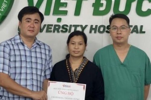 Trao hơn 114 triệu đồng đến em Hoàng Thanh Tùng ở Lào Cai bị tai nạn giao thông