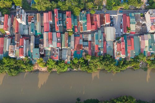 Chủ tịch Hà Nội chỉ đạo làm rõ vụ nhà xưởng 'mọc' sát hành lang thoát lũ sông Nhuệ