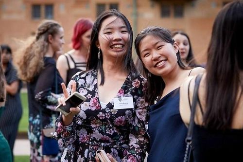 Australia dự kiến cấm du học sinh đưa người thân sang cùng