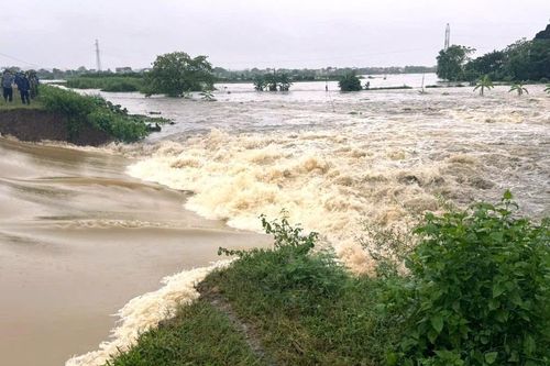 Vỡ bờ kênh ở Thanh Hóa, nước tràn gây ảnh hưởng 700ha đồng ruộng