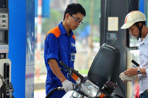 Giá xăng dầu đồng loạt tăng, xăng E10 tăng thêm hơn 1.000 đồng/lít