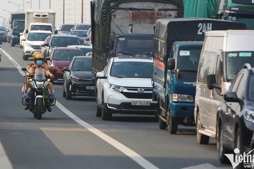 Đề xuất được chạy cả 3 làn trên đường Vành đai 3, tài xế Hà Nội vừa mừng vừa lo