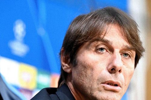 Antonio Conte sẵn sàng thay Carrick dẫn dắt MU
