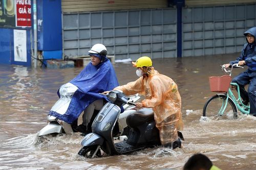 Hà Nội và 8 tỉnh miền Bắc còn mưa lớn dồn dập trước khi ngớt