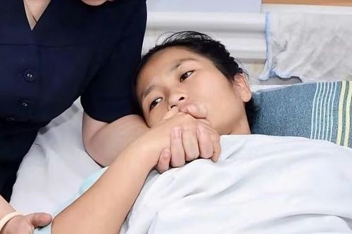 Chủ tịch nước tặng thưởng Huân chương Dũng cảm cho cô giáo Hoàng Thị Hiền