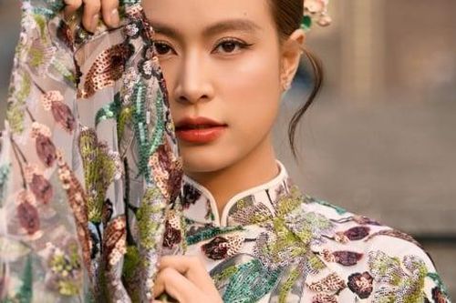 Hoàng Thùy Linh sau 2 thập kỷ: Cát-xê top đầu Vbiz nhưng 'trắng tay' nếu mẹ giận