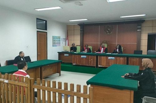 Lĩnh án 8 năm tù vì 'tiếp tay' buôn lậu gần 800kg vảy tê tê