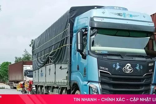 Hà Tĩnh: Xe tải va chạm xe máy, 1 người tử vong