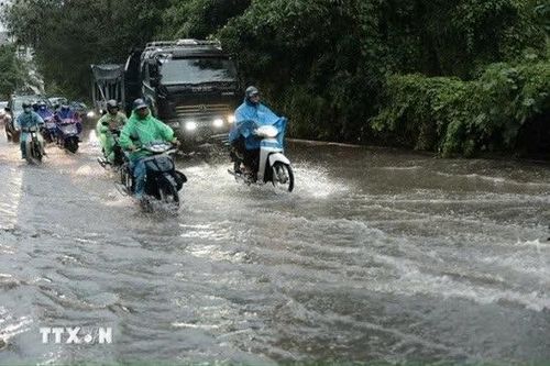 Thời tiết ngày 17/9: Mưa lớn tiếp diễn ở miền Bắc, cảnh báo dông lốc tại Hà Nội