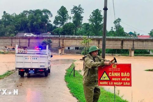 Mưa lũ gây thiệt hại hơn 10.000ha cây trồng, hàng nghìn nhà dân bị ngập