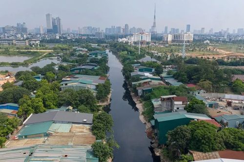 Chủ tịch Hà Nội yêu cầu kiểm tra nhà xưởng 'băm nát' sông Nhuệ