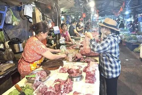 Mưa kéo dài, giá thực phẩm Hà Nội biến động cục bộ