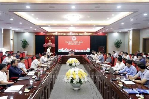 Đẩy nhanh tiến độ các dự án, mua sắm thiết bị giáo dục, y tế