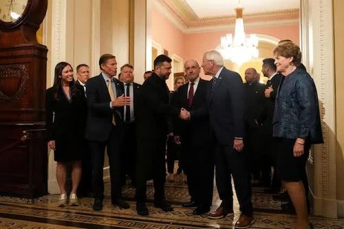 Điện Kremlin cảnh báo đòn trừng phạt mới của Mỹ có thể cản trở hòa đàm Ukraine