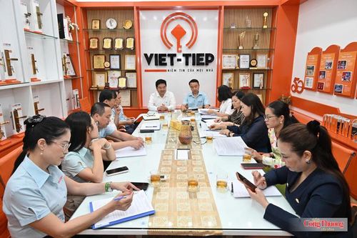 Thẩm định hồ sơ Giải thưởng Công nghiệp, Thương mại, Dịch vụ tại Công ty CP Khóa Việt - Tiệp