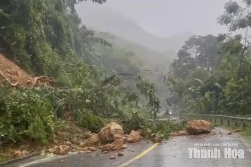 Sạt lở gây ách tắc Quốc lộ 217, xã Thiết Ống khẩn trương khắc phục