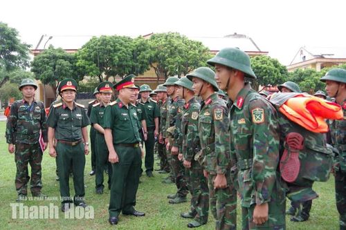 Lực lượng vũ trang huy động 15.206 cán bộ, chiến sĩ và dân quân tự vệ tập trung ứng phó mưa lũ