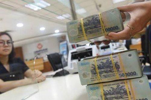 Lợi nhuận ngân hàng tăng gần 20%, thị giá cổ phiếu vẫn 'lệch pha'
